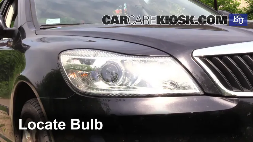 2011 Skoda Octavia TDI CR 2.0L 4 Cyl. Turbo Diesel Lights Turn Signal - Front (replace bulb)